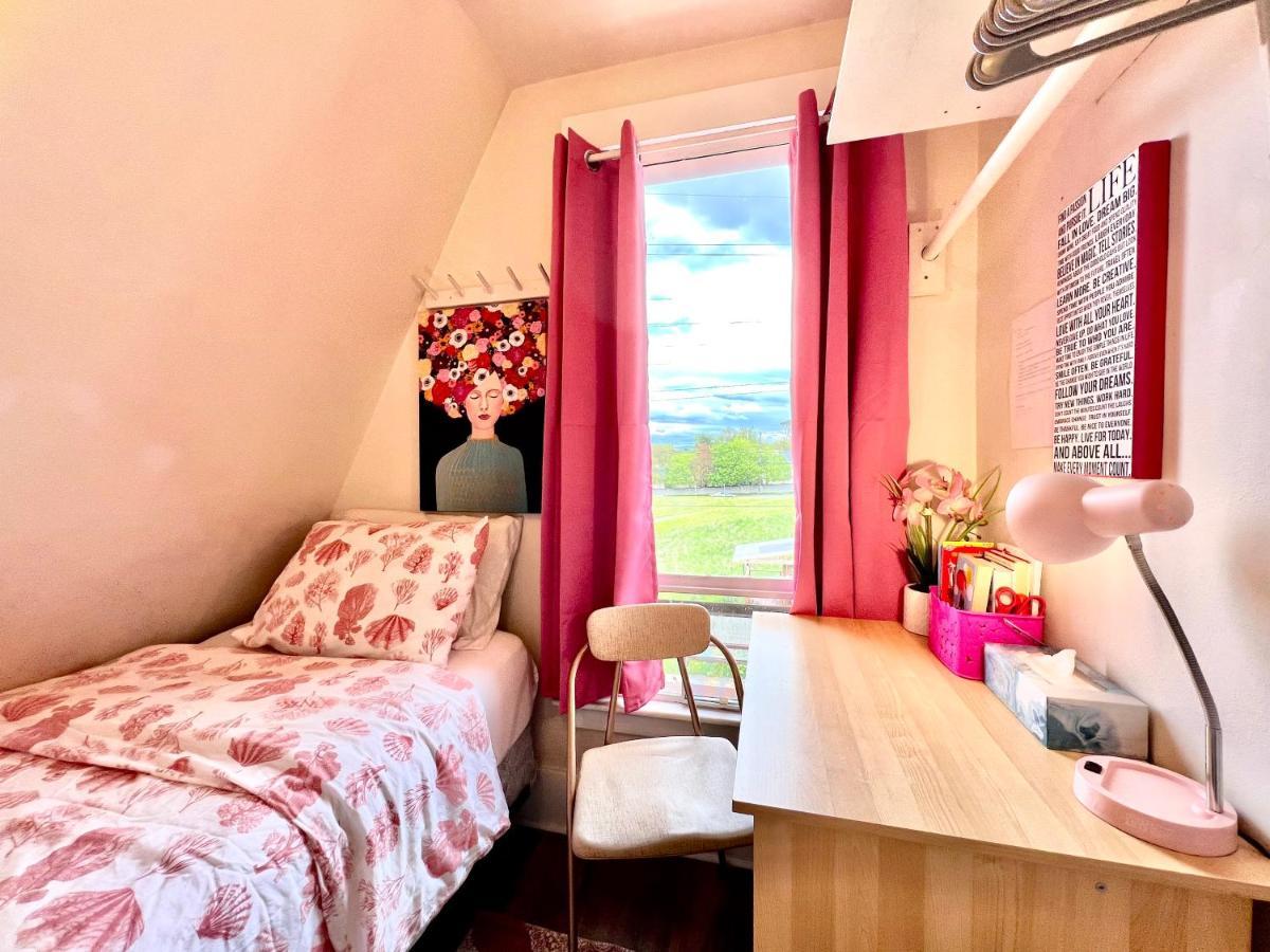 Private Room Tiny With Shared Bathroom Near Seatac Airport And Downtown Seattle Eksteriør bilde
