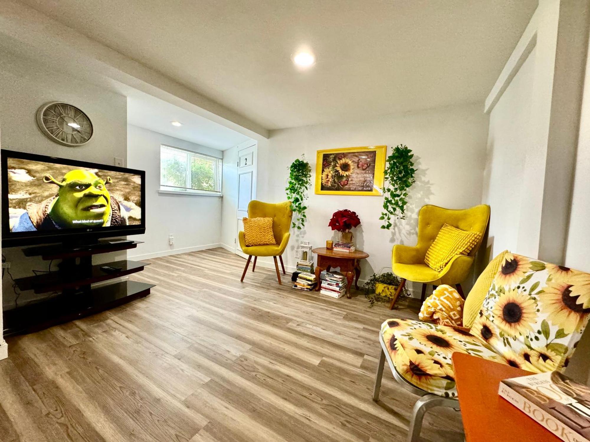 Private Room Tiny With Shared Bathroom Near Seatac Airport And Downtown Seattle Eksteriør bilde