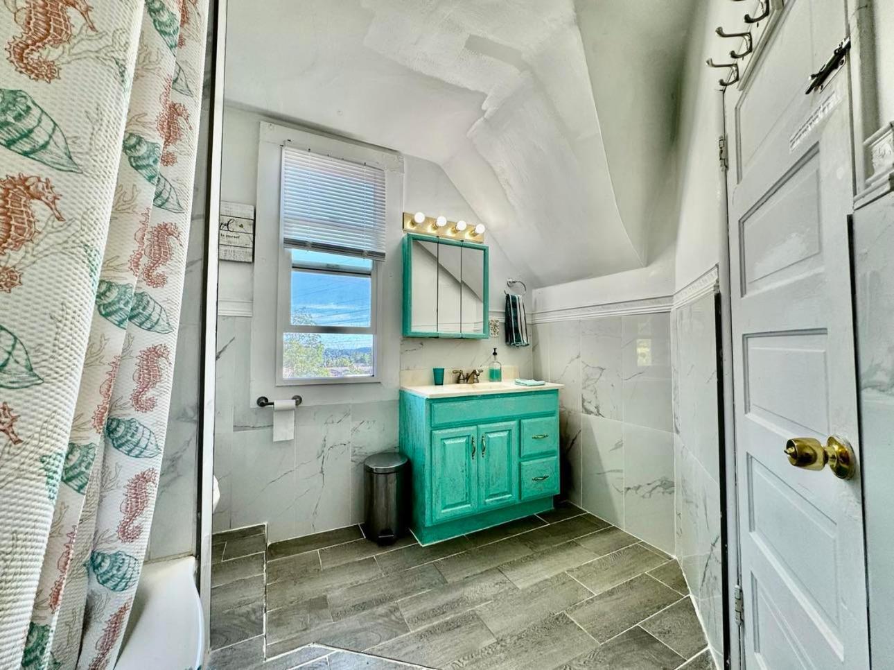Private Room Tiny With Shared Bathroom Near Seatac Airport And Downtown Seattle Eksteriør bilde